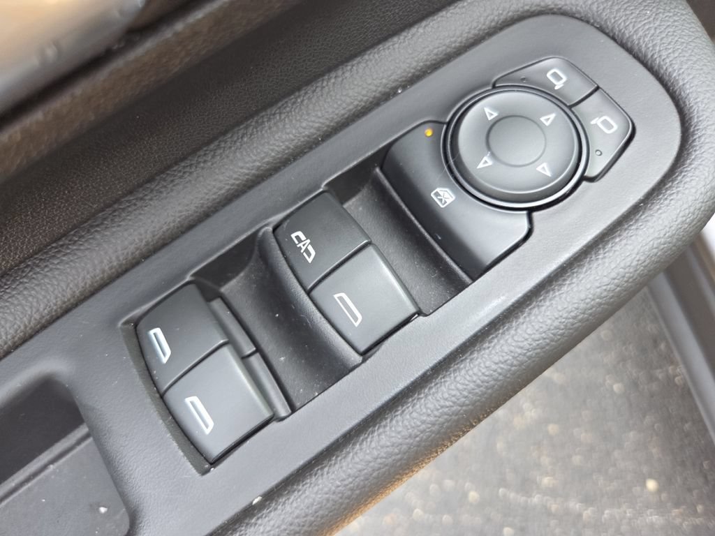 Used 2020 GMC Terrain SLE w/ Driver Convenience Package FWD image 26