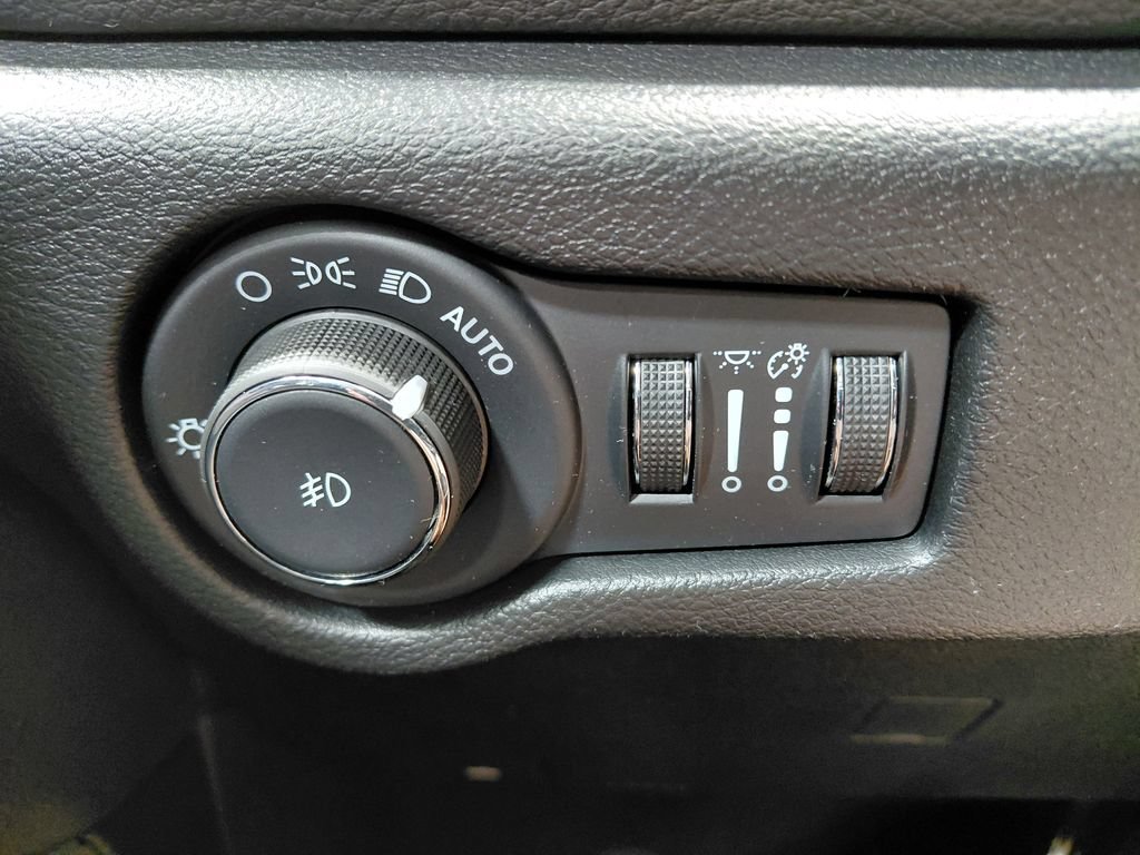 New 2026 Chrysler Pacifica Limited w/ S Appearance Package AWD/4WD image 40
