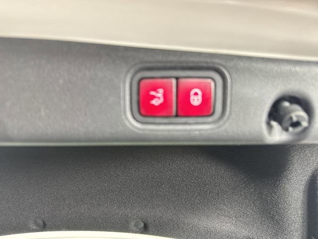 Used 2020 Mercedes-Benz E 350 4MATIC Sedan image 33