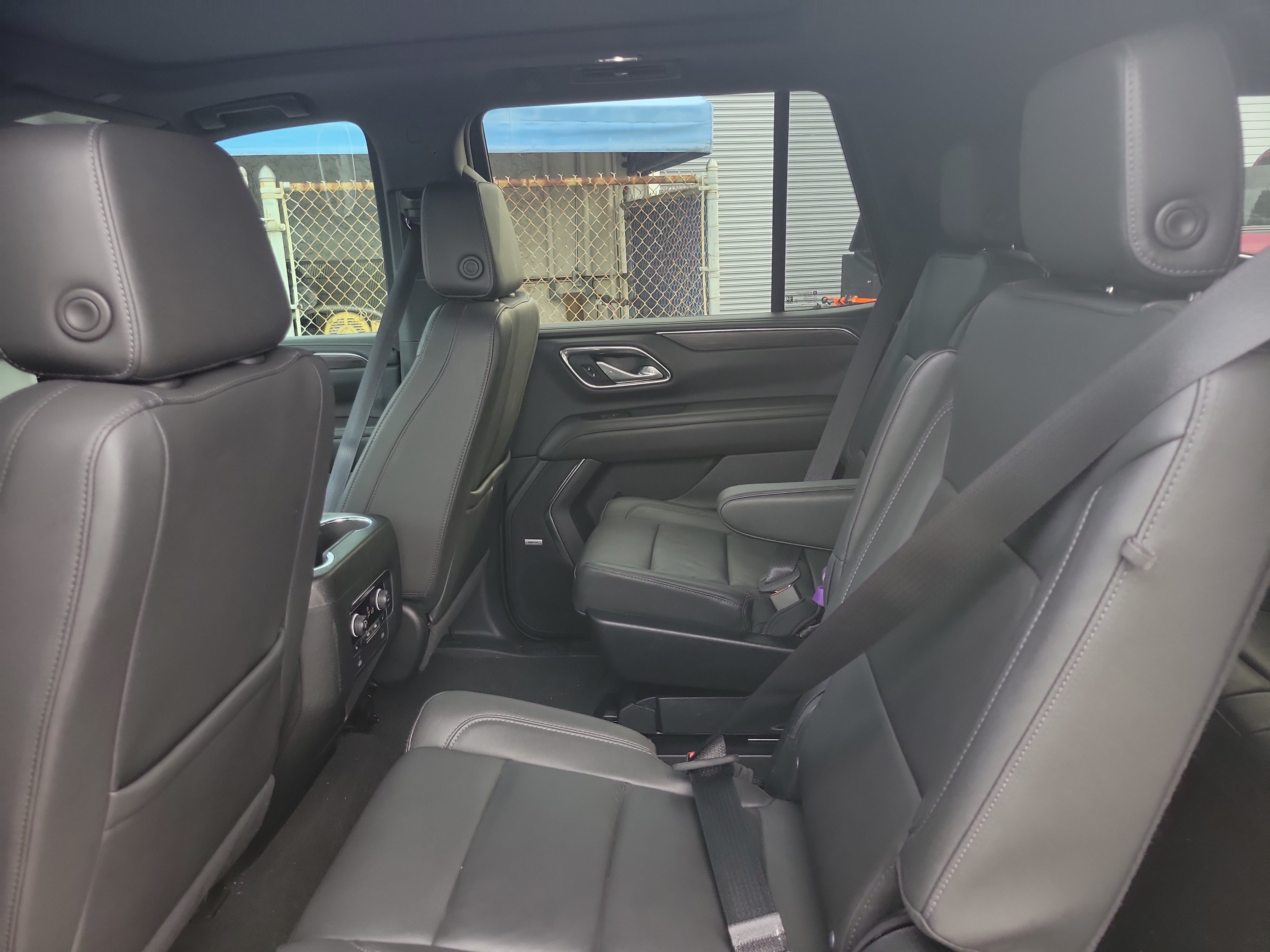 Used 2024 Chevrolet Tahoe LT w/ Luxury Package RWD image 7