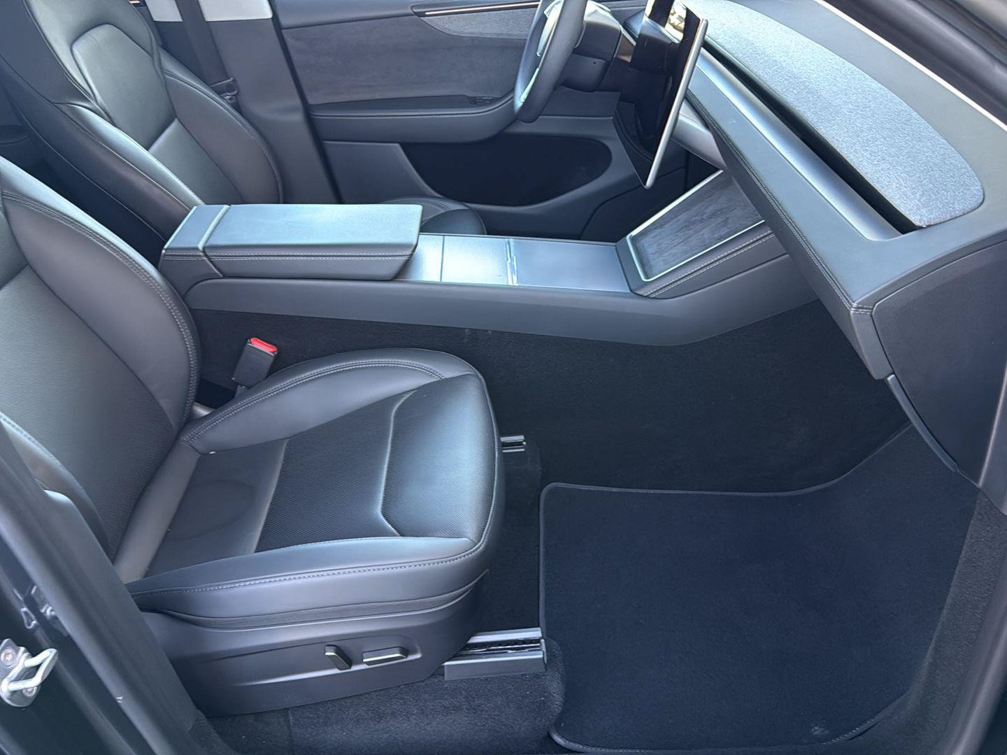 Used 2026 Tesla Model Y 2WD image 18
