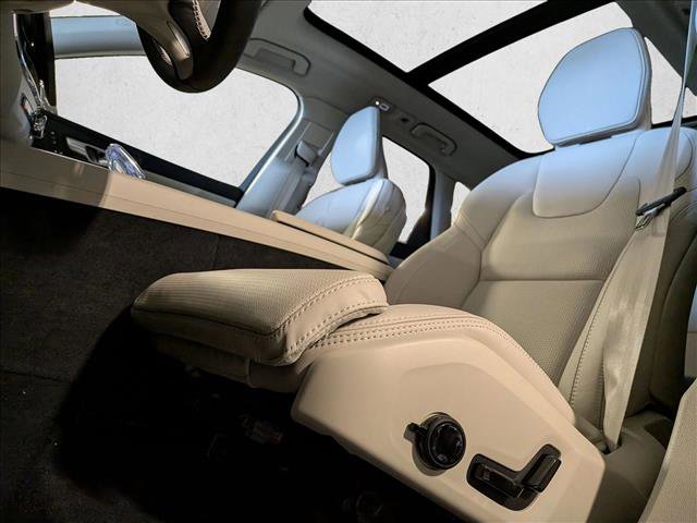 New 2026 Volvo XC60 B5 Ultra w/ Protection Package Premier image 4