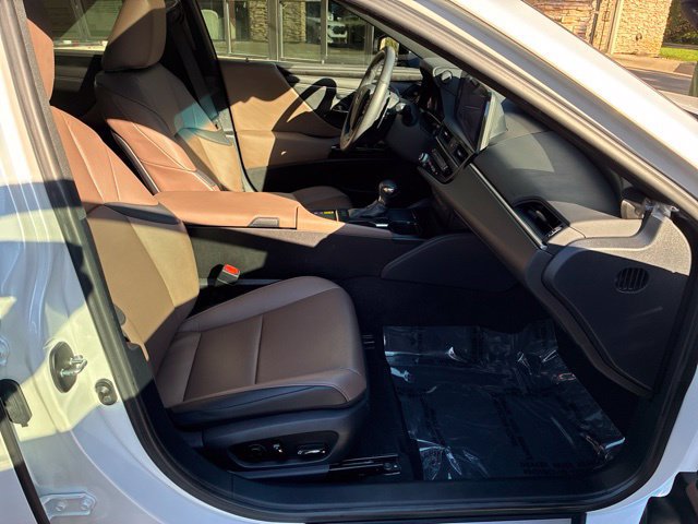Used 2024 Lexus ES 350 w/ Premium Package FWD image 16
