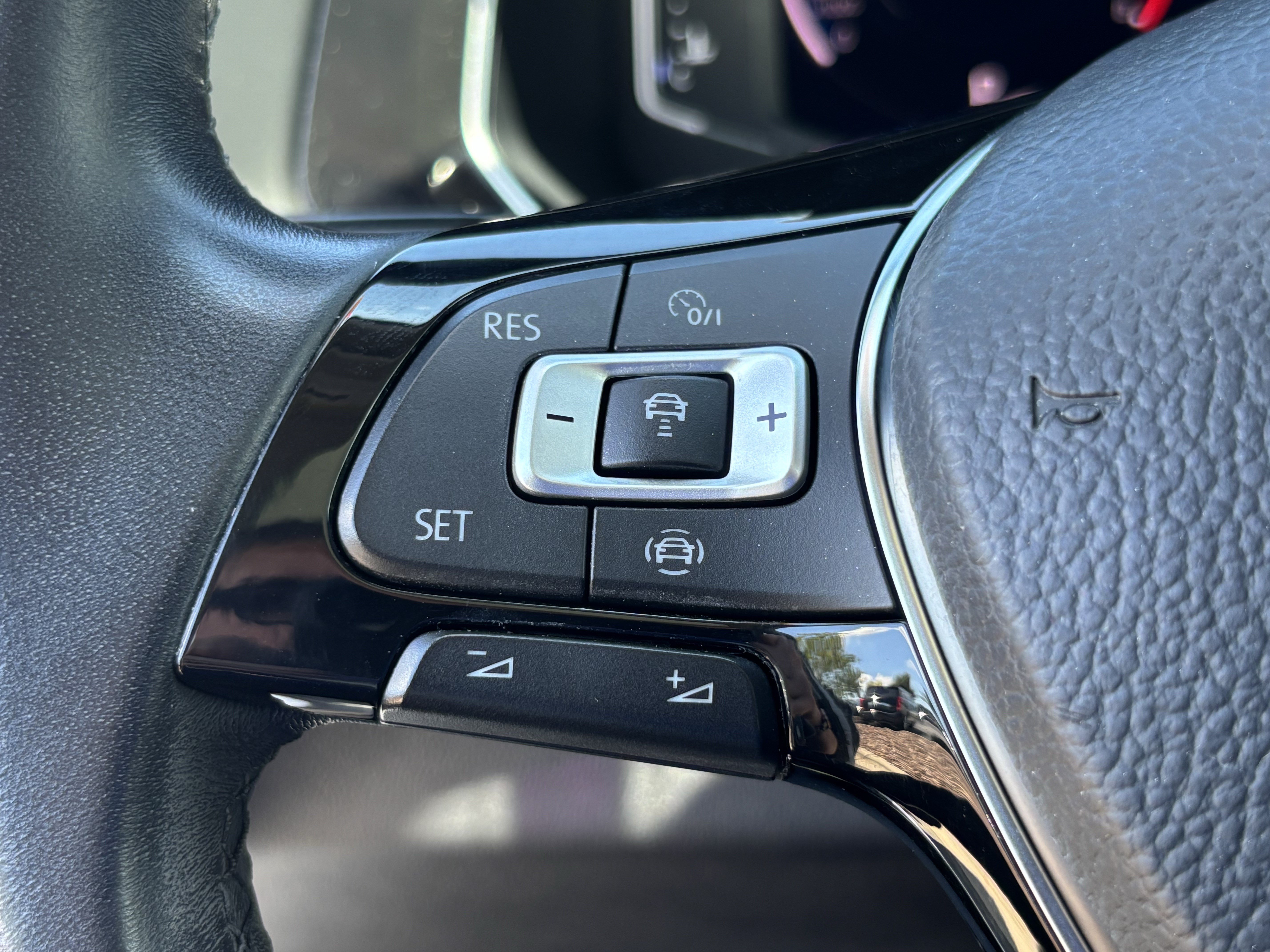 Used 2019 Volkswagen Jetta SEL FWD image 18