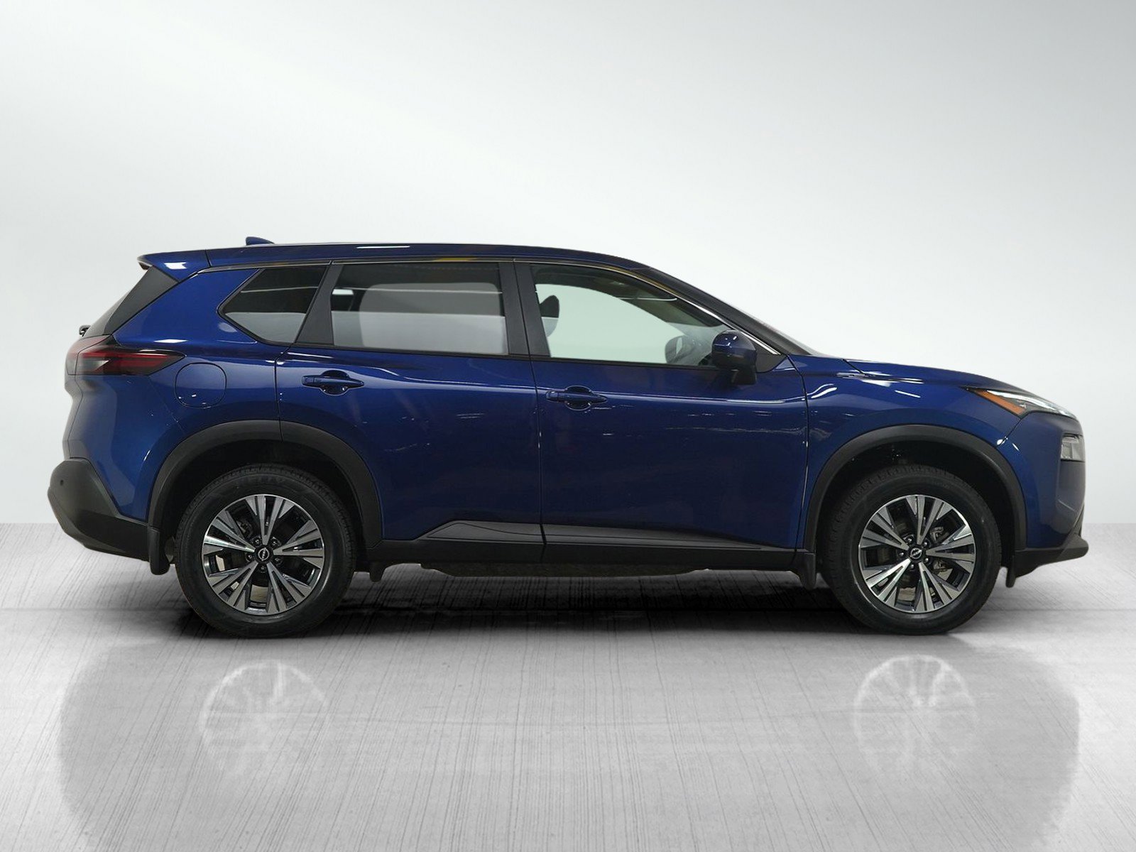 Used 2022 Nissan Rogue SV image 7