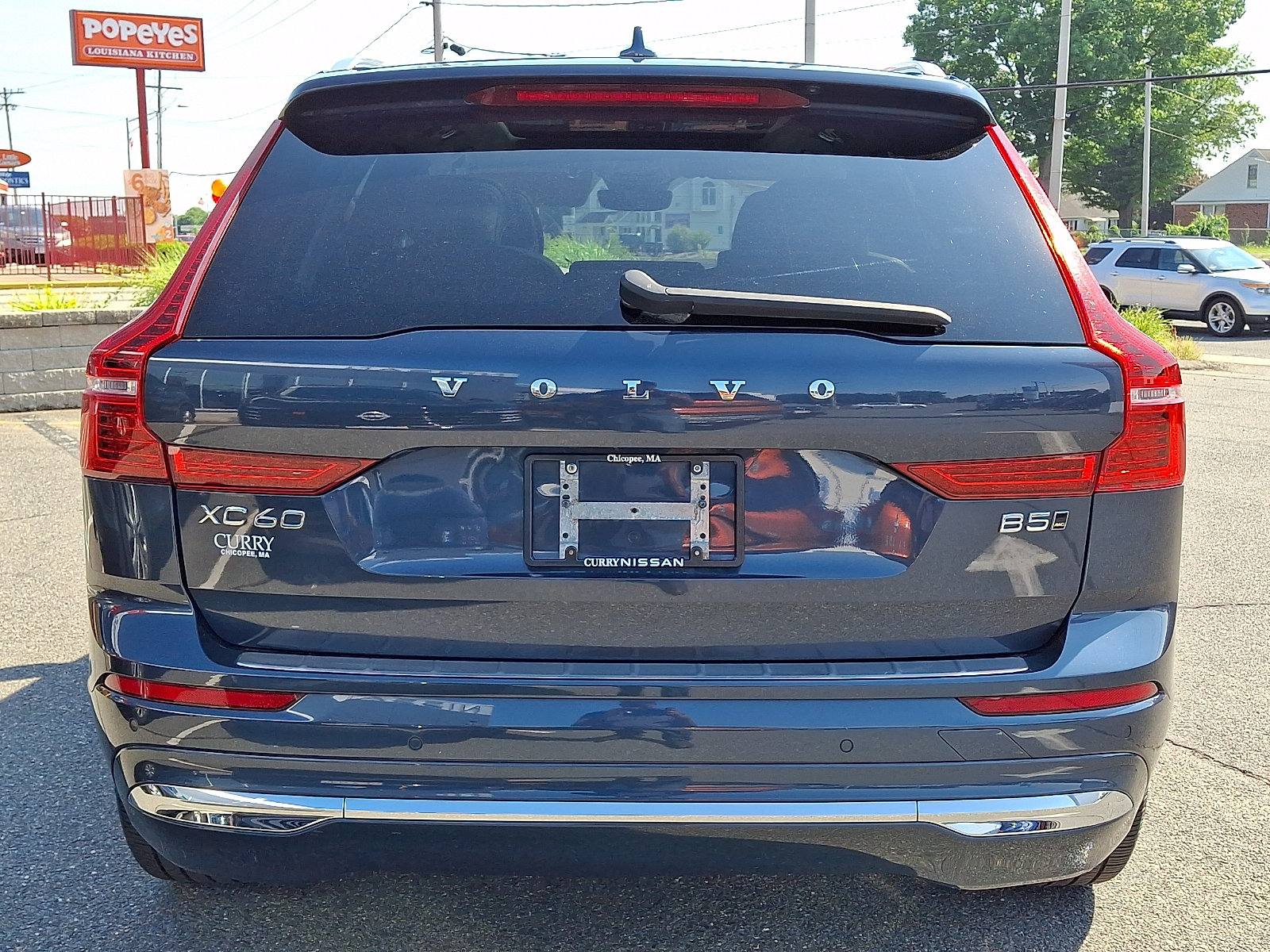 Used 2023 Volvo XC60 B5 Ultimate w/ Climate Package AWD/4WD image 6