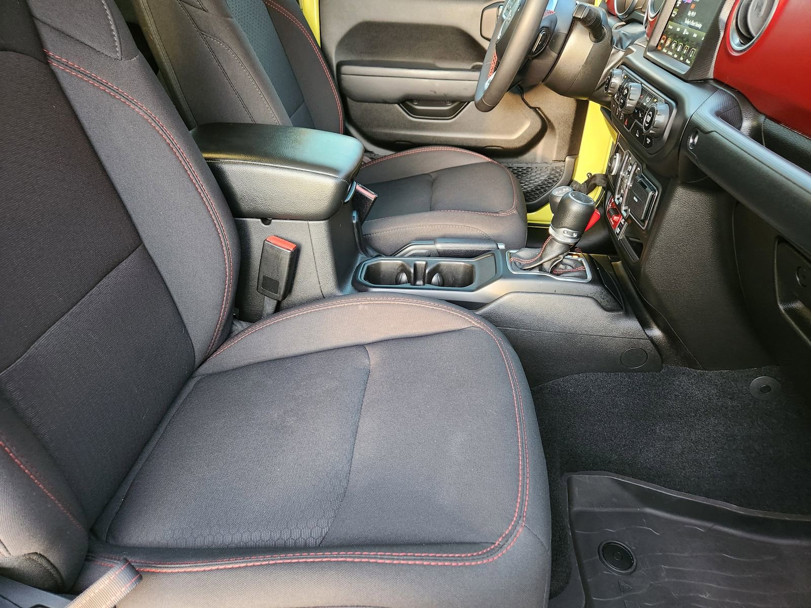 Used 2023 Jeep Gladiator Rubicon w/ Cold Weather Group image 16