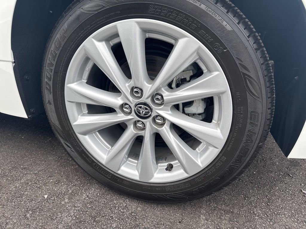 Used 2025 Toyota Corolla SE image 13