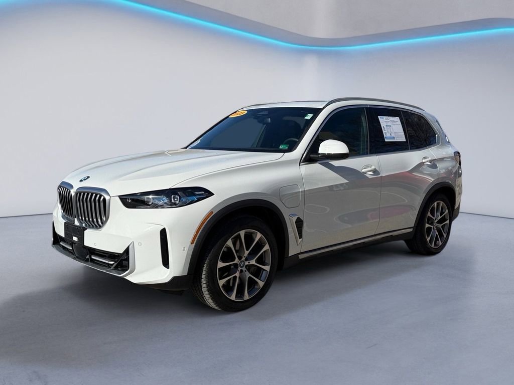 Used 2025 BMW X5 xDrive50e w/ Premium Package image 7