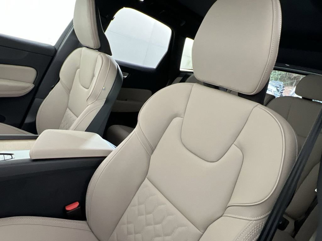 New 2026 Volvo XC60 B5 Plus w/ Climate Package image 11