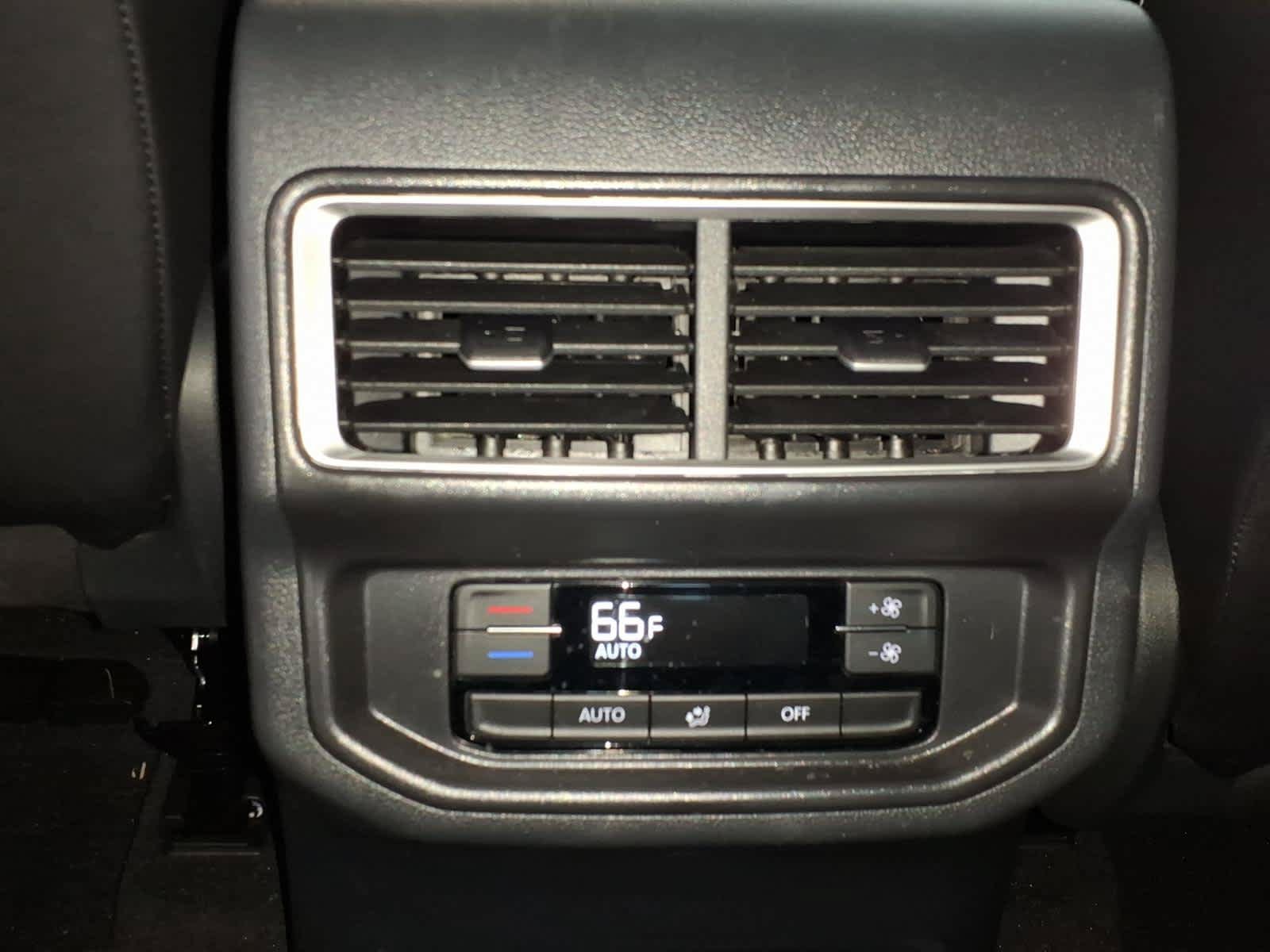 Used 2026 Volkswagen Atlas SE w/ Panoramic Sunroof Package AWD/4WD image 16