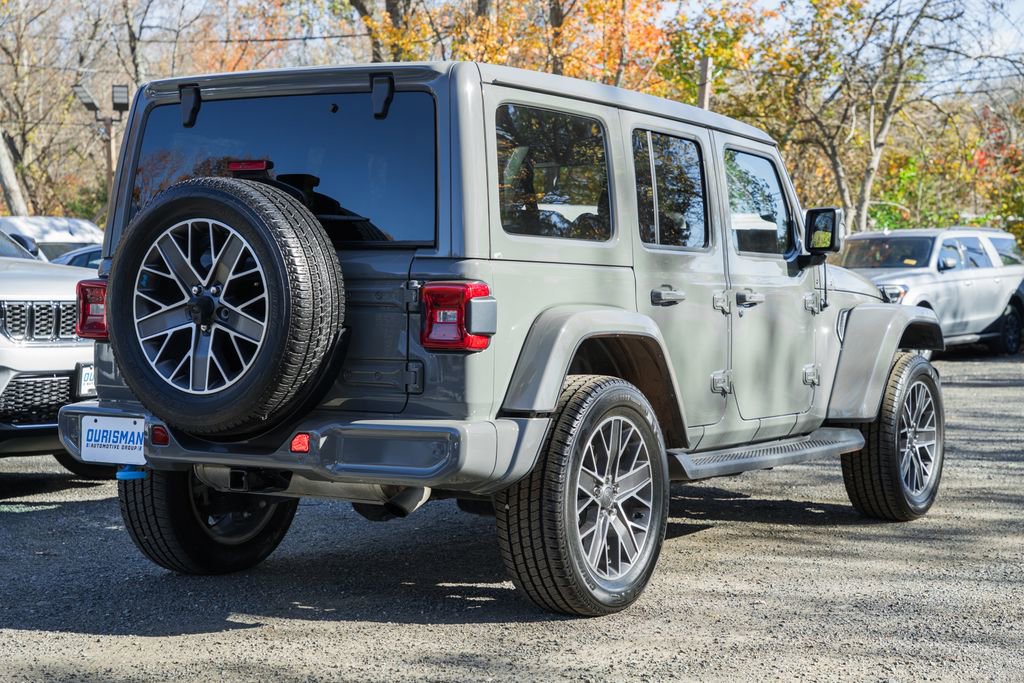 Used 2022 Jeep Wrangler Unlimited Sahara image 4