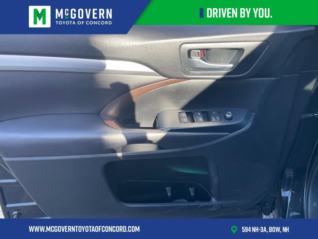Used 2016 Toyota Highlander XLE AWD/4WD image 14