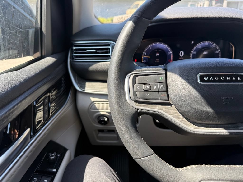 Used 2024 Jeep Wagoneer Series II AWD/4WD image 7