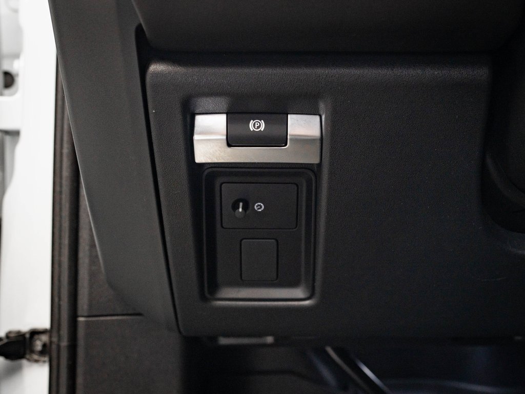 Used 2023 Land Rover Defender 110 X-Dynamic SE image 47