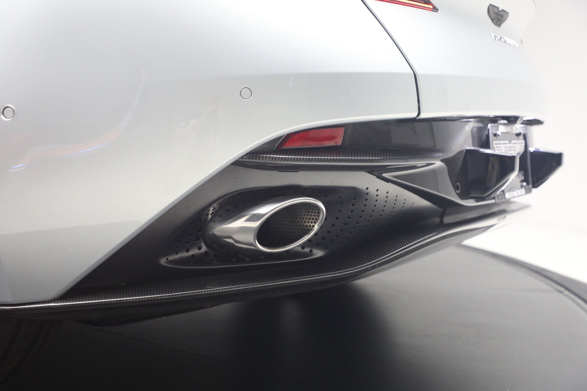 Used 2019 Aston Martin DB11 Volante RWD image 40