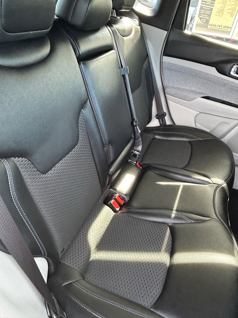 Used 2024 Jeep Compass Latitude image 14