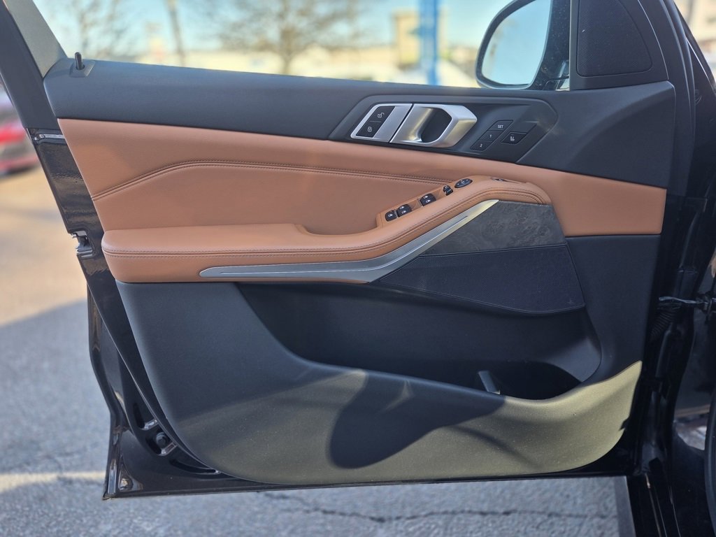 Used 2019 BMW X5 xDrive40i w/ M Sport Package image 13