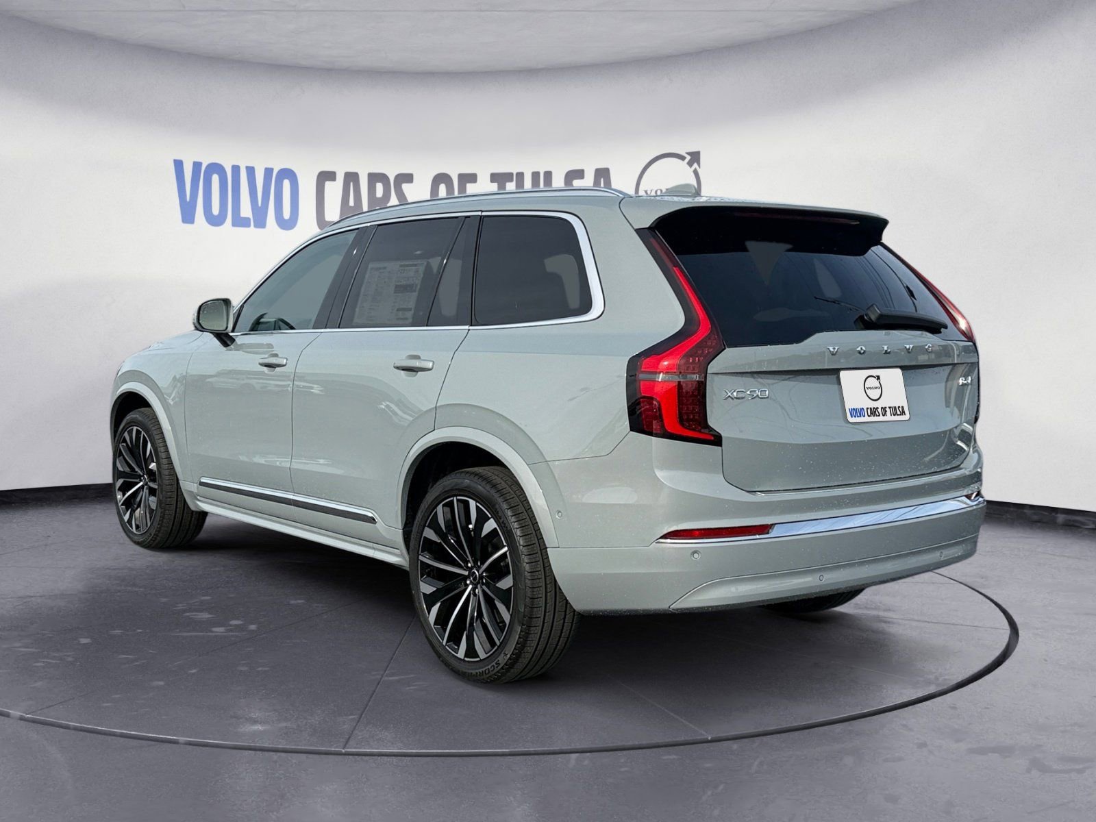 New 2026 Volvo XC90 B6 Plus w/ Protection Package Premier AWD/4WD image 3