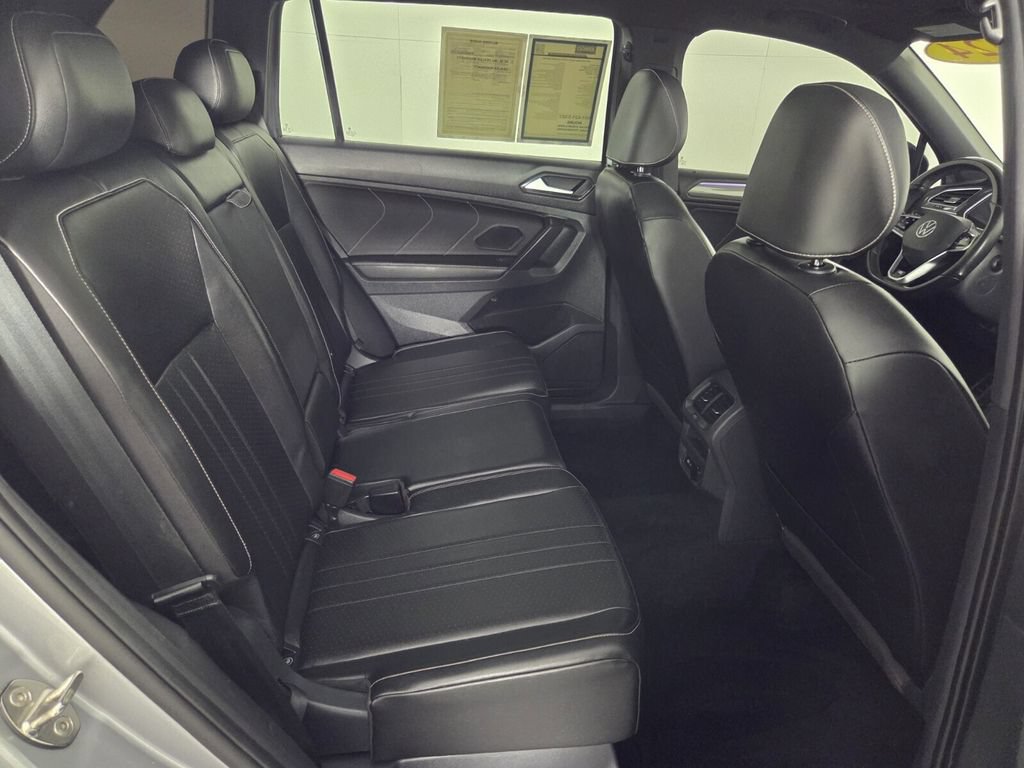 Used 2024 Volkswagen Tiguan SE R-Line AWD/4WD image 30