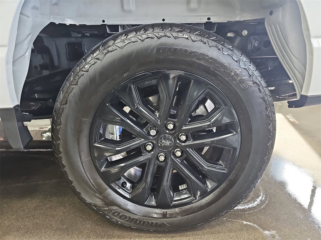 Used 2024 Ford F150 Lariat w/ FX4 Off-Road Package image 33