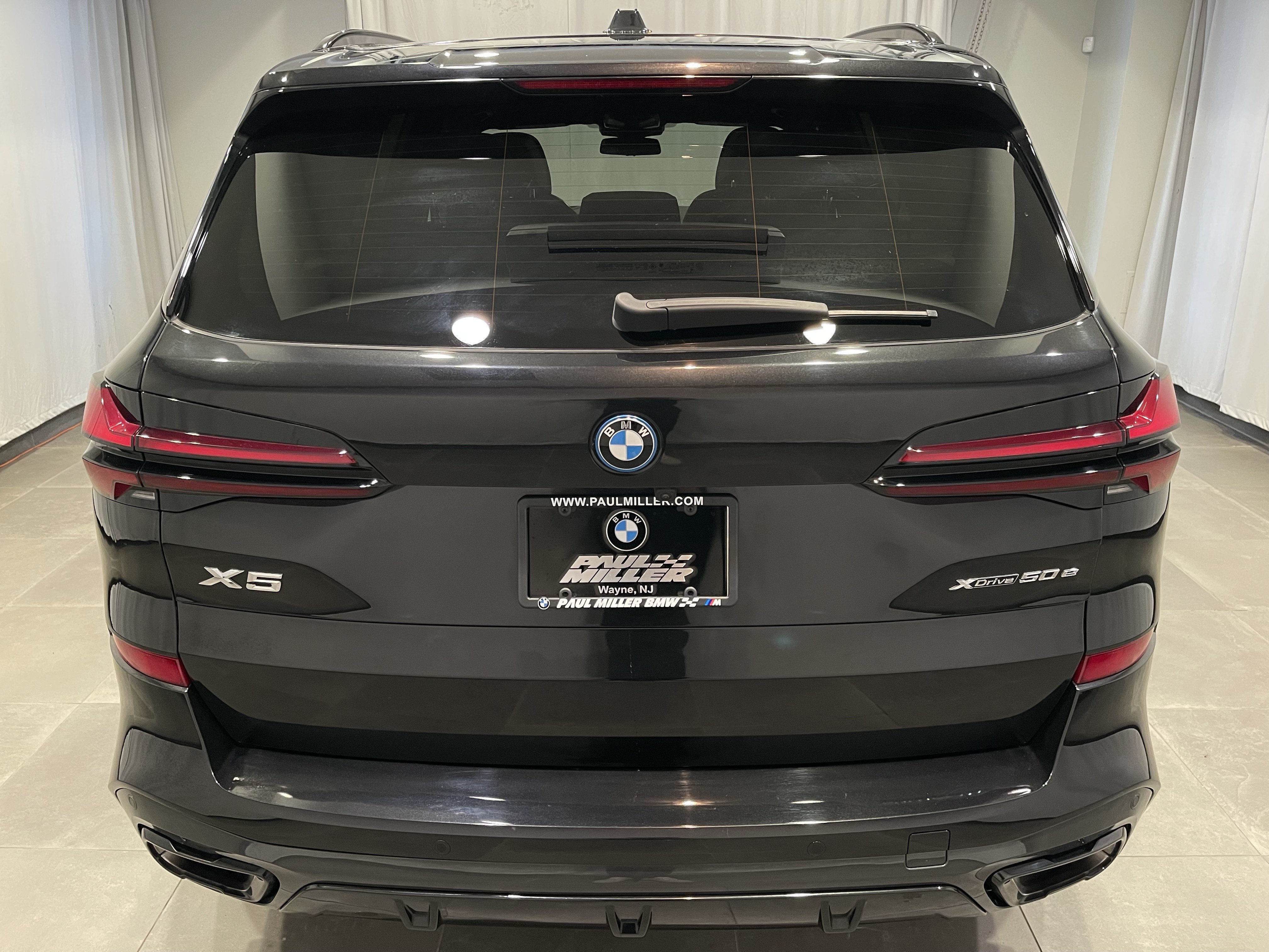 Used 2024 BMW X5 xDrive50e w/ M Sport Package AWD/4WD image 5