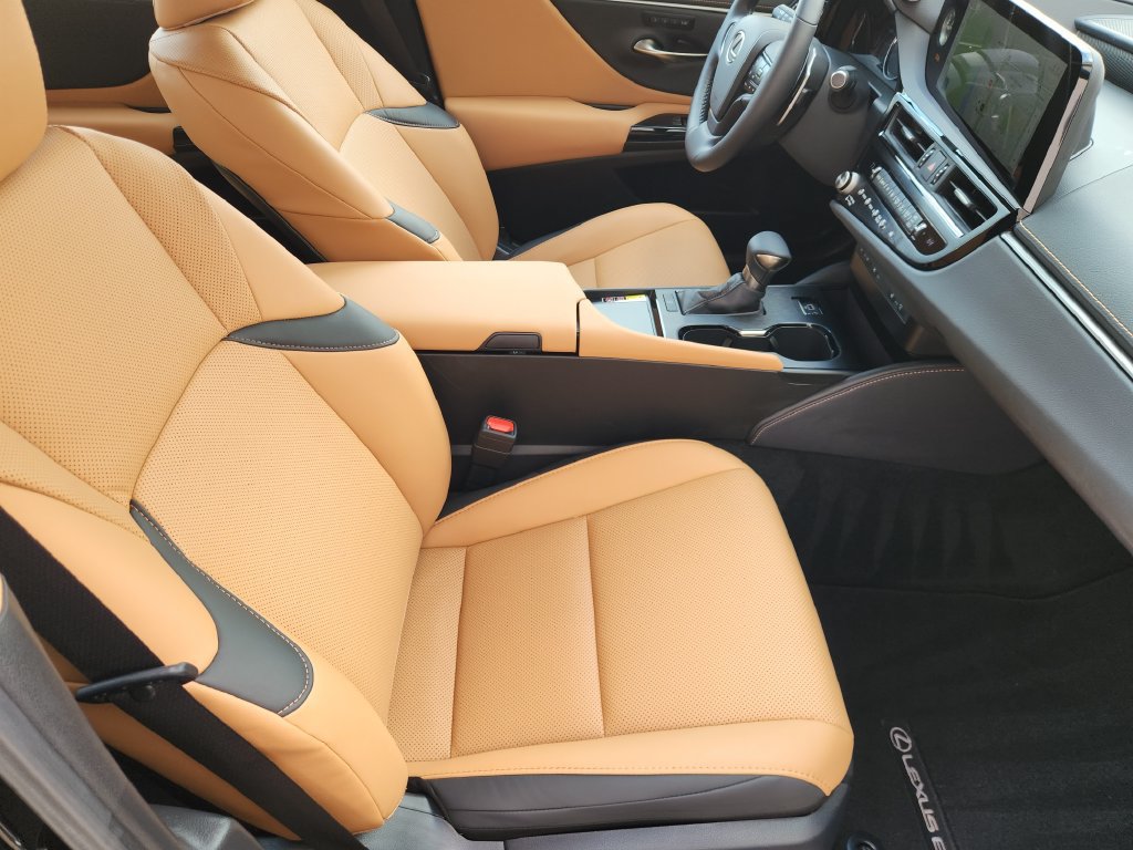 Used 2025 Lexus ES 350 w/ Premium Package FWD image 14