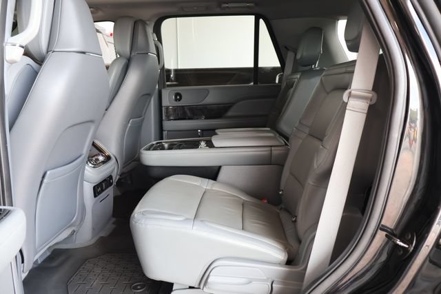 Used 2020 Lincoln Navigator Reserve RWD image 17