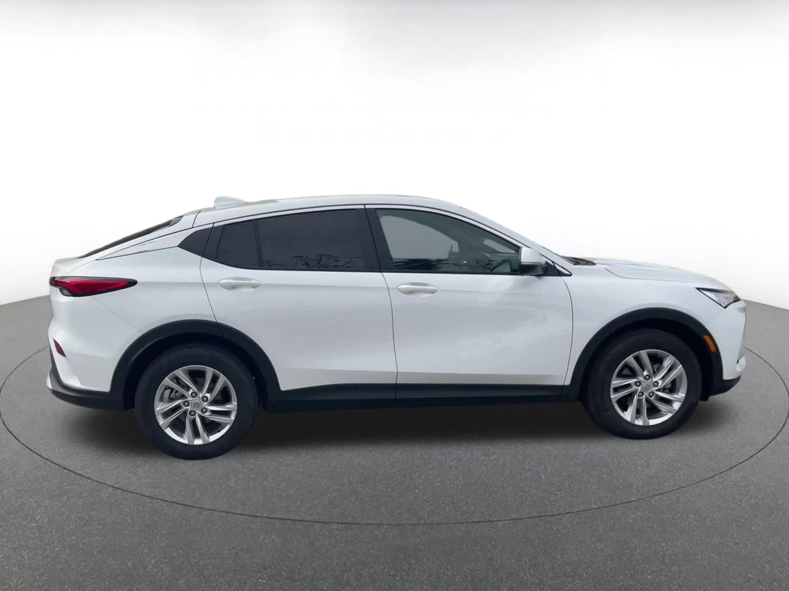 Used 2025 Buick Envista Preferred image 17