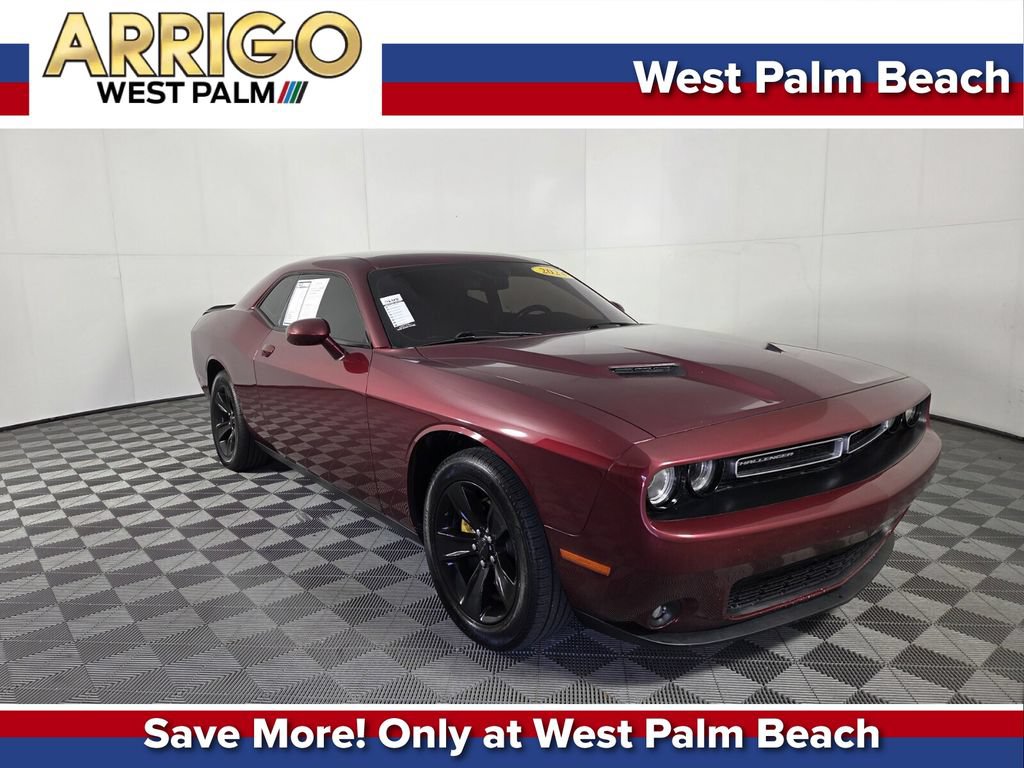 Used 2021 Dodge Challenger SXT RWD image 1