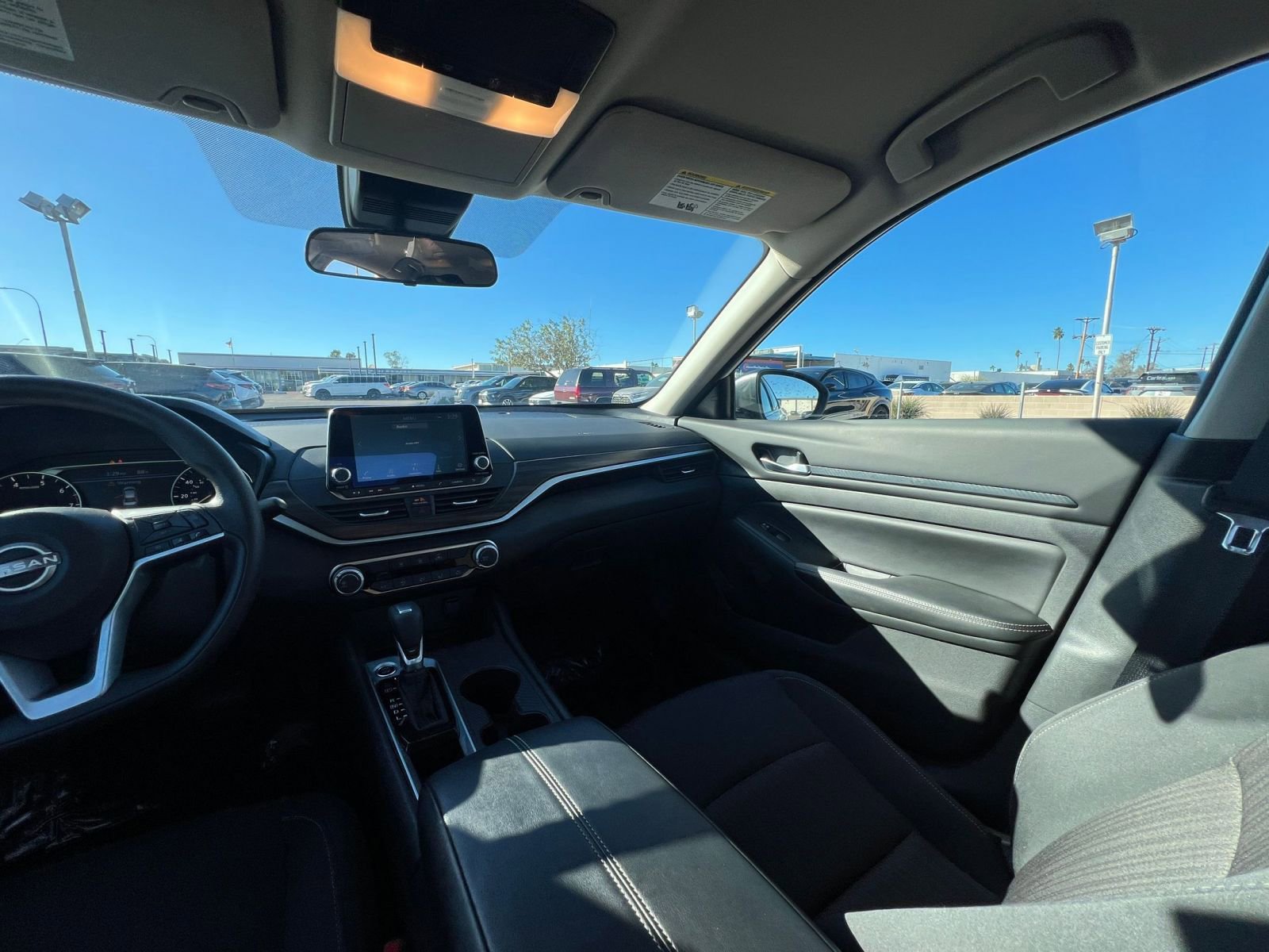 Used 2025 Nissan Altima 2.5 SV image 35