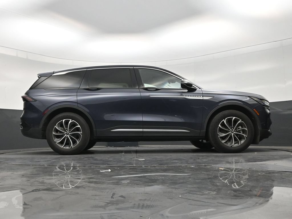 Used 2024 Lincoln Nautilus Premier AWD/4WD image 24