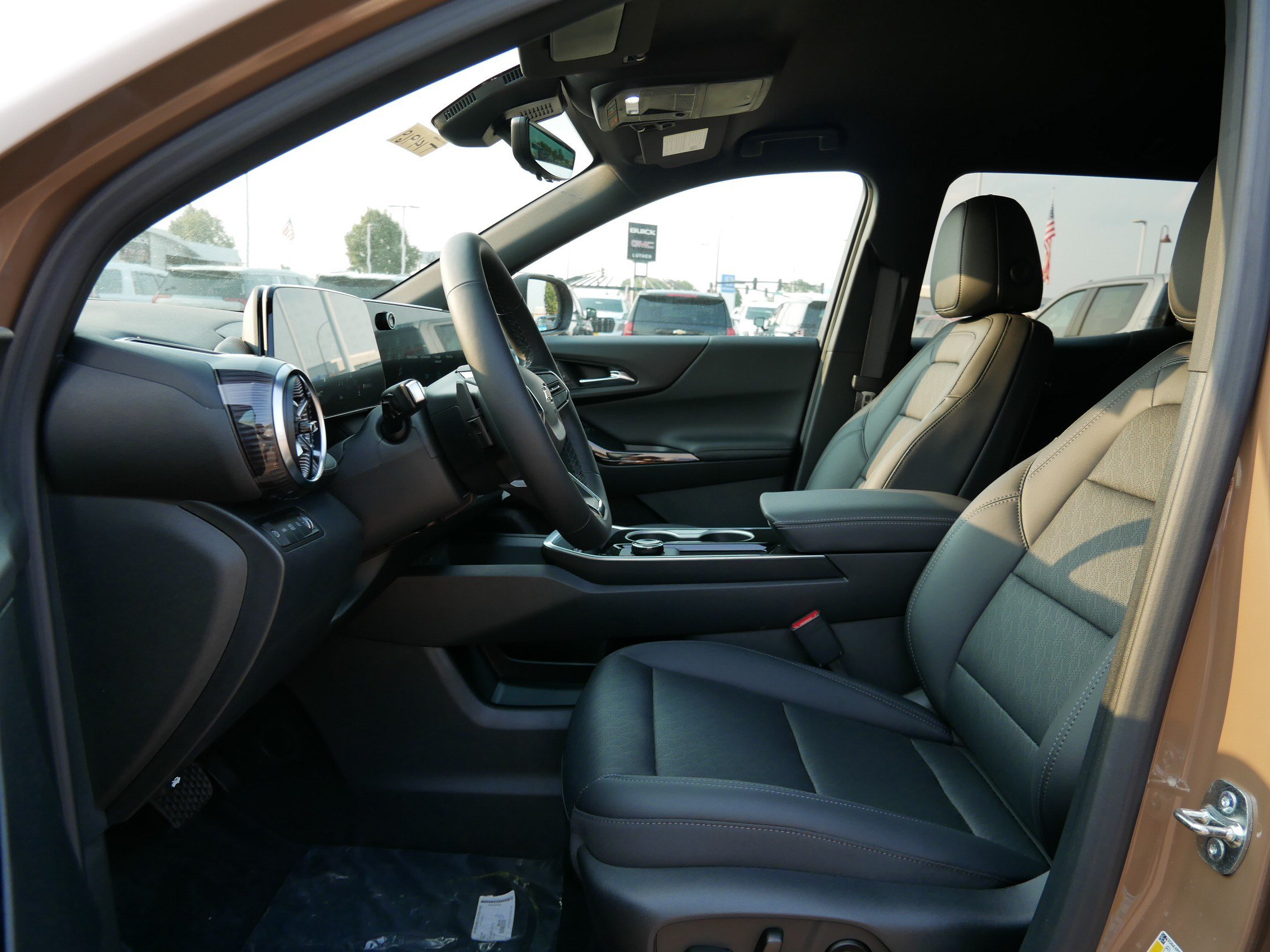 New 2027 Chevrolet Equinox LT w/ Convenience Package II AWD/4WD image 4