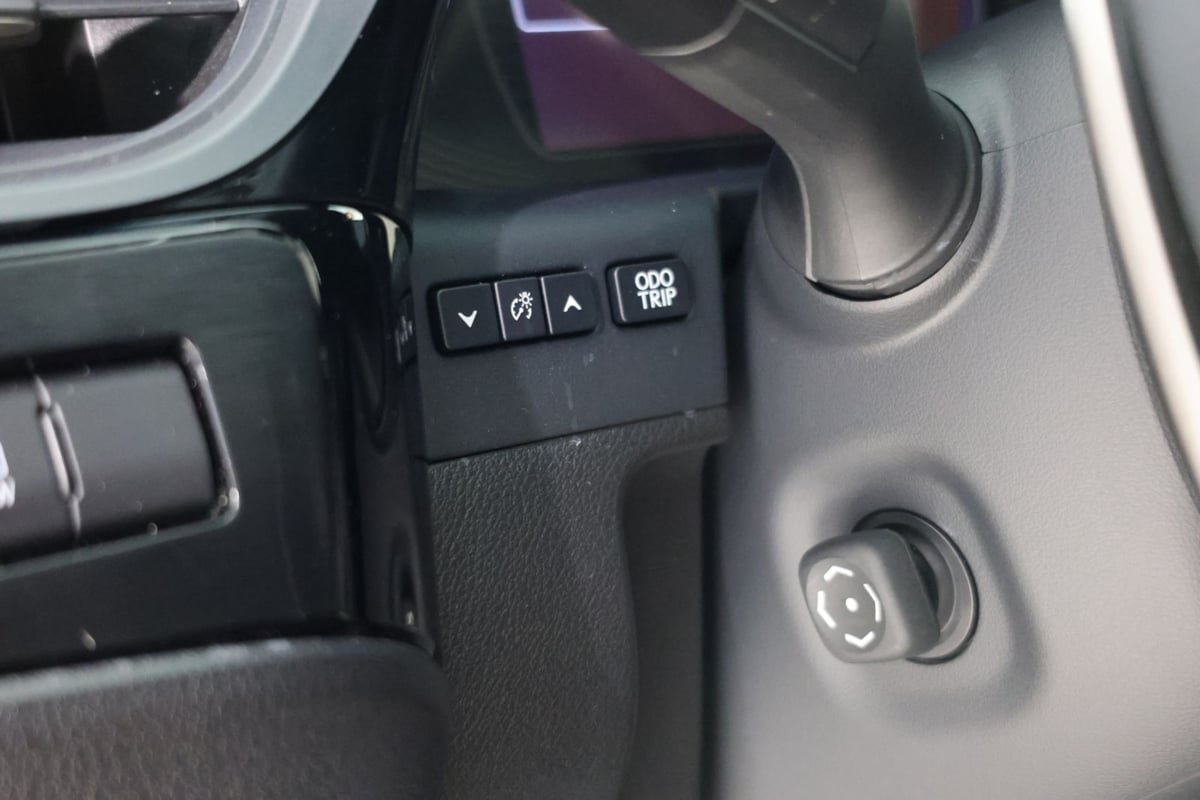 Used 2024 Lexus ES 300h Ultra Luxury w/ Accessory Package (Z2) FWD image 25