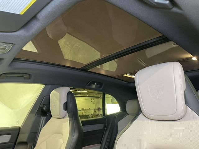 New 2026 Porsche Cayenne Electric AWD/4WD image 18