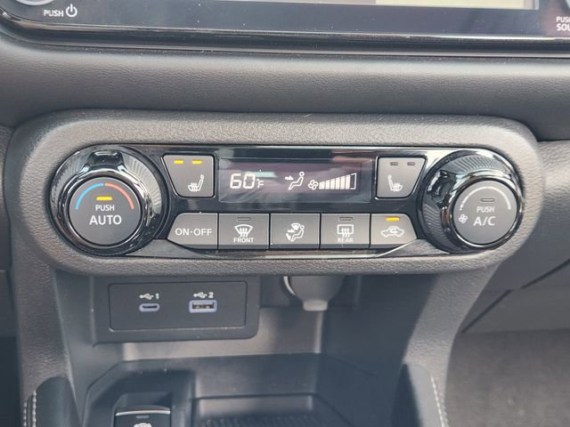Used 2023 Nissan Kicks SR w/ SR Premium Package FWD image 15
