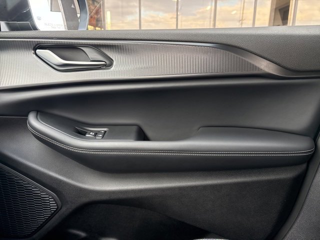 Used 2023 Jeep Grand Cherokee L Laredo w/ Luxury Tech Group I image 25