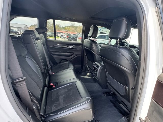 Used 2023 Jeep Grand Cherokee Altitude image 27