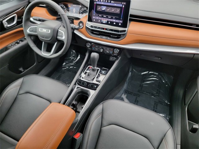 Certified 2024 Jeep Compass Limited image 39