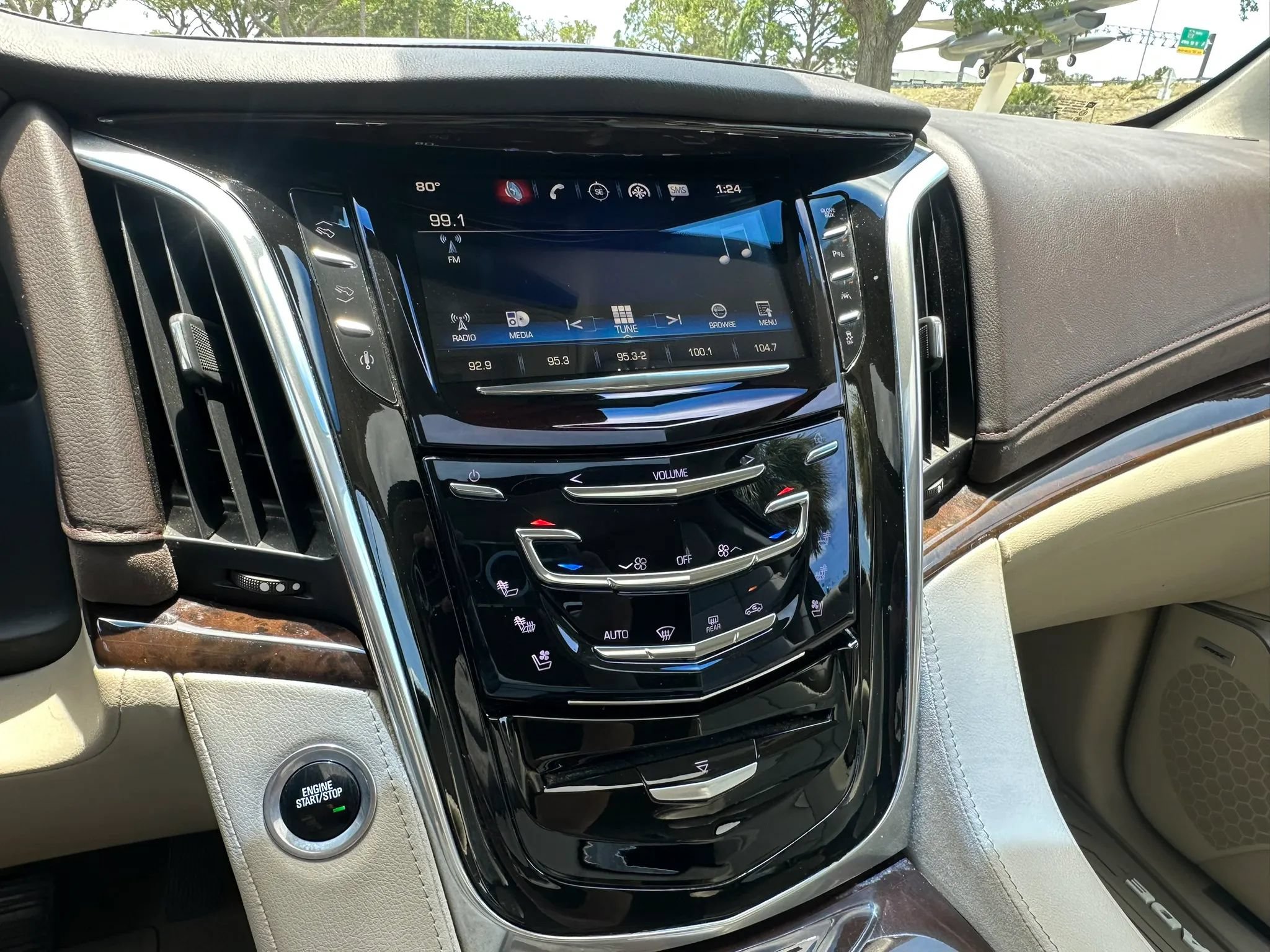 Used 2016 Cadillac Escalade ESV Luxury AWD/4WD image 42