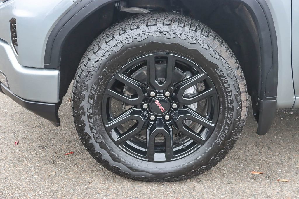Used 2025 GMC Sierra 1500 Elevation image 17