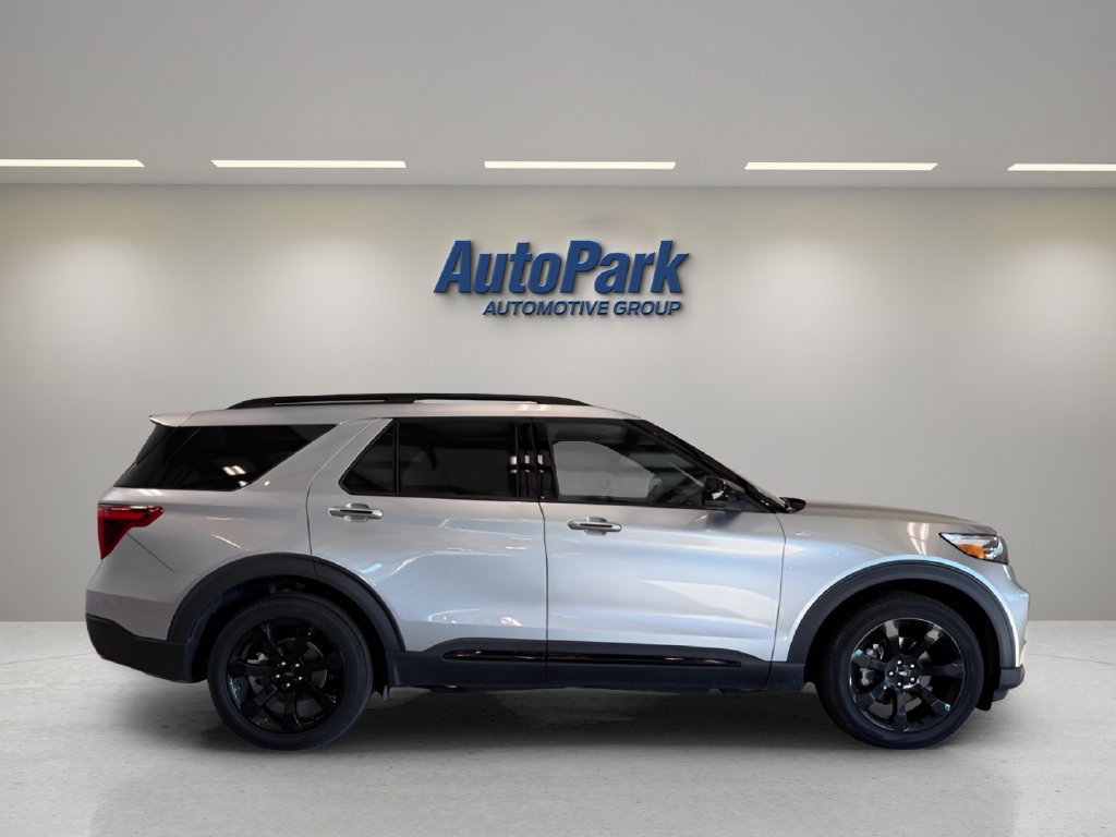 Used 2023 Ford Explorer ST-Line w/ Class IV Trailer Tow Package AWD/4WD image 8