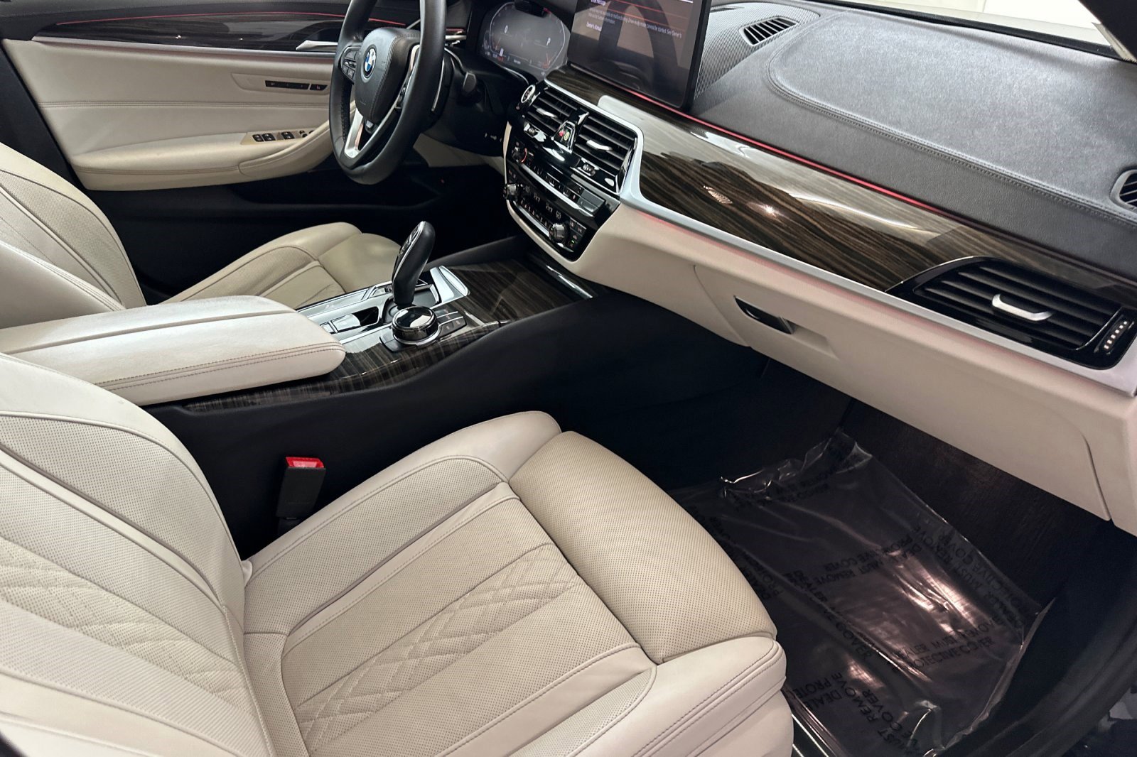 Certified 2023 BMW 530i w/ Executive Package image 33