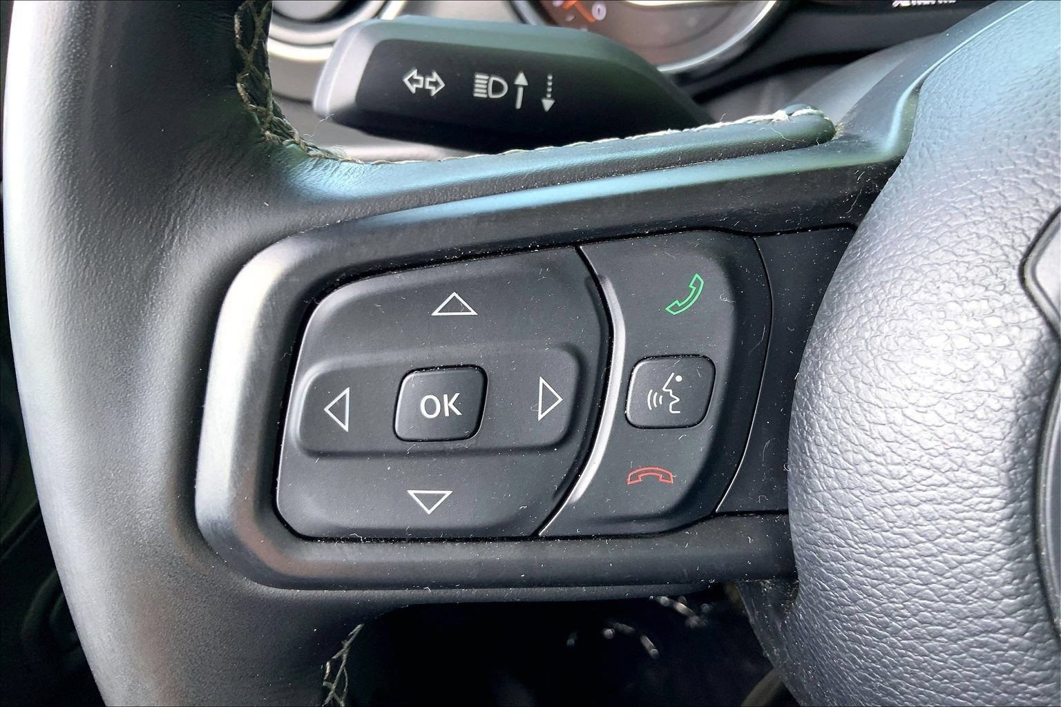Certified 2023 Jeep Gladiator Sport AWD/4WD image 20