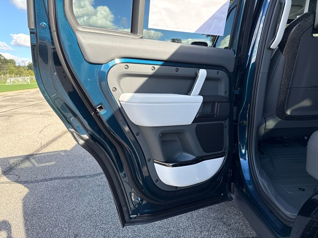 New 2026 Land Rover Defender 110 OCTA image 13