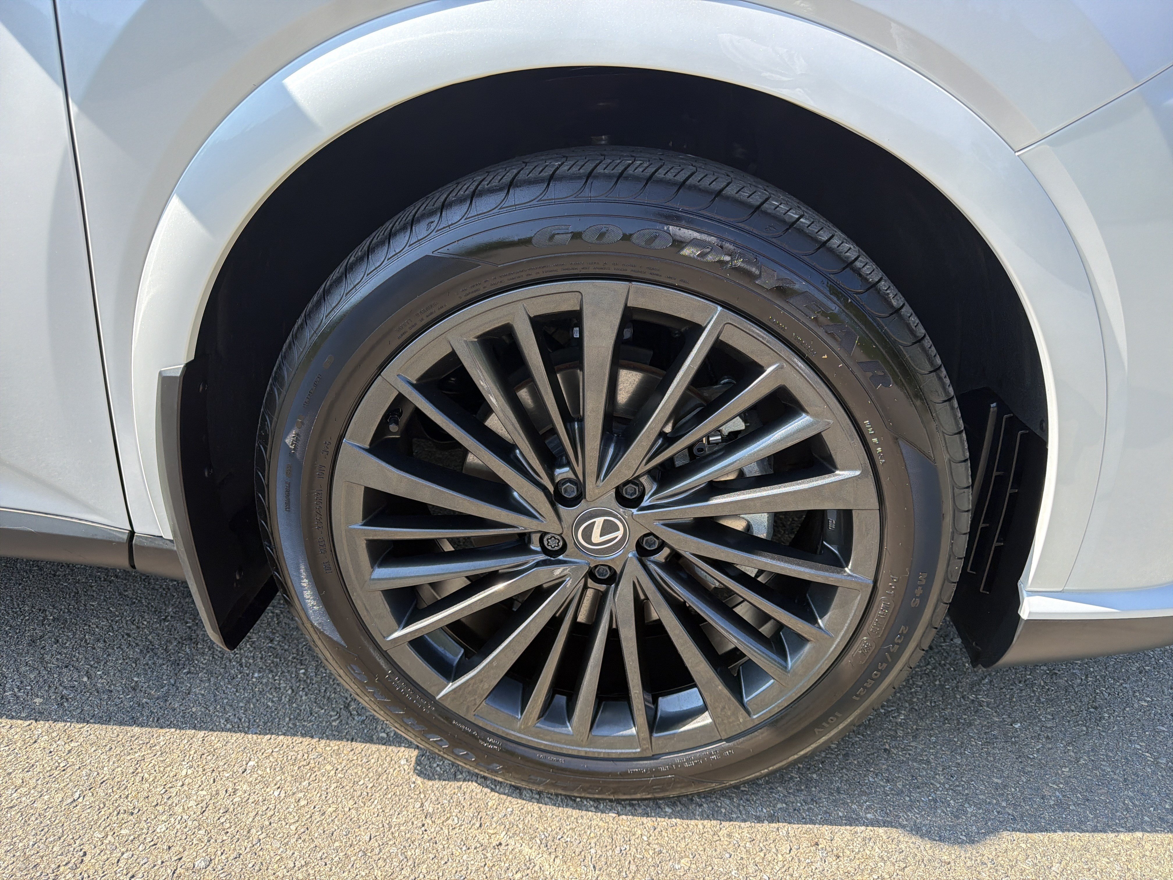 Used 2024 Lexus RX 350h w/ Convenience Package AWD/4WD image 12