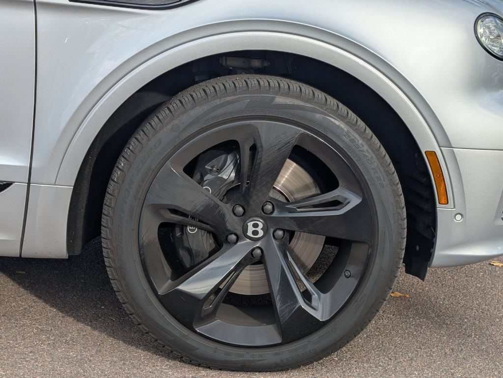 Used 2023 Bentley Bentayga Extended Wheelbase AWD/4WD image 10