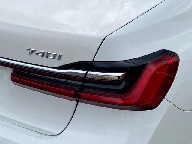 Used 2020 BMW 740i xDrive w/ Cold Weather Package image 11
