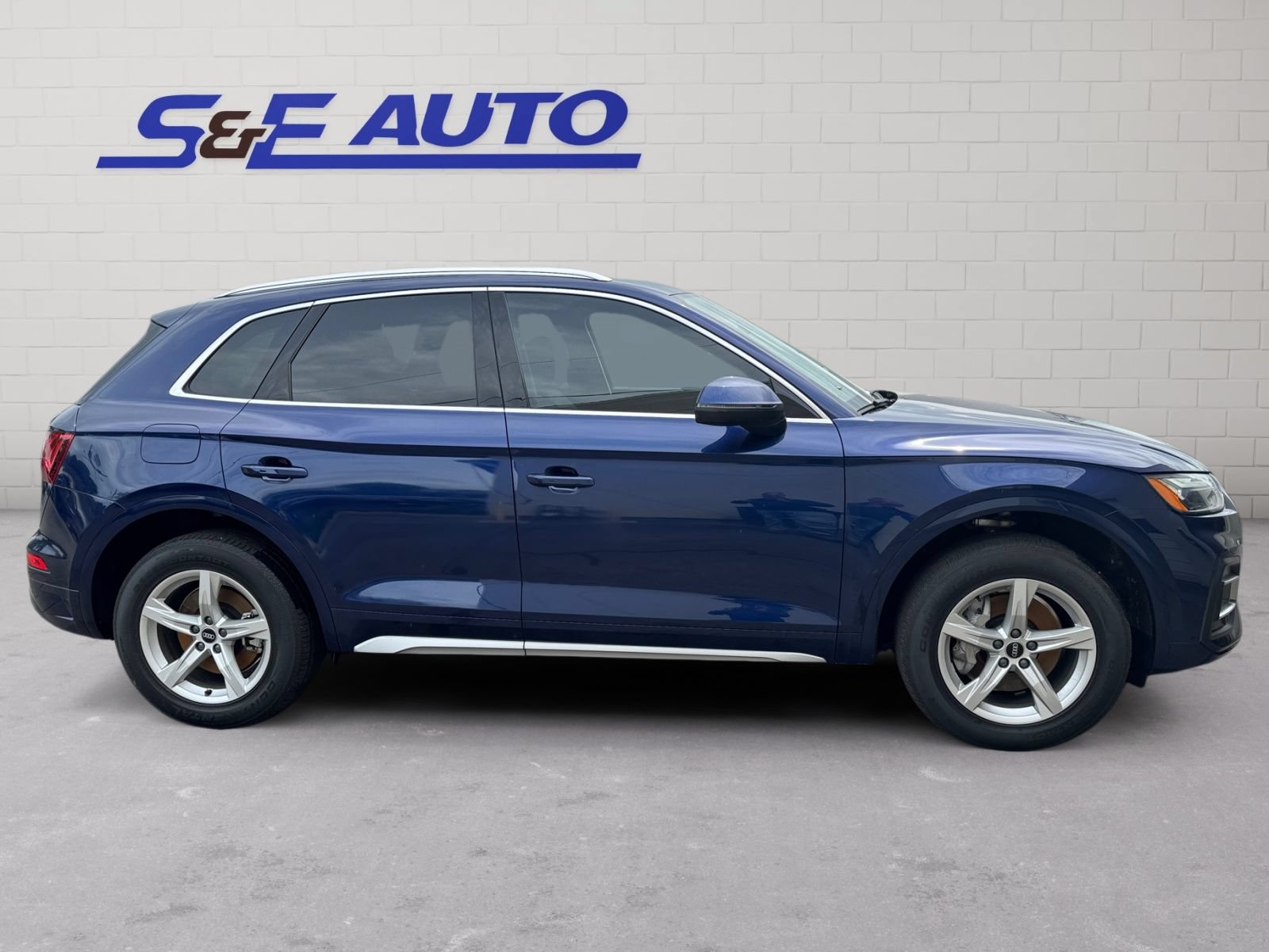 Used 2023 Audi Q5 2.0T Premium w/ Convenience Package AWD/4WD image 5