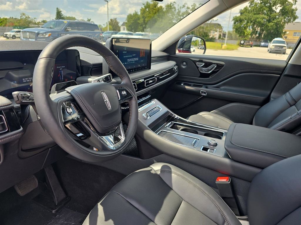 New 2025 Lincoln Aviator 2WD w/ Equipment Group 101A image 19